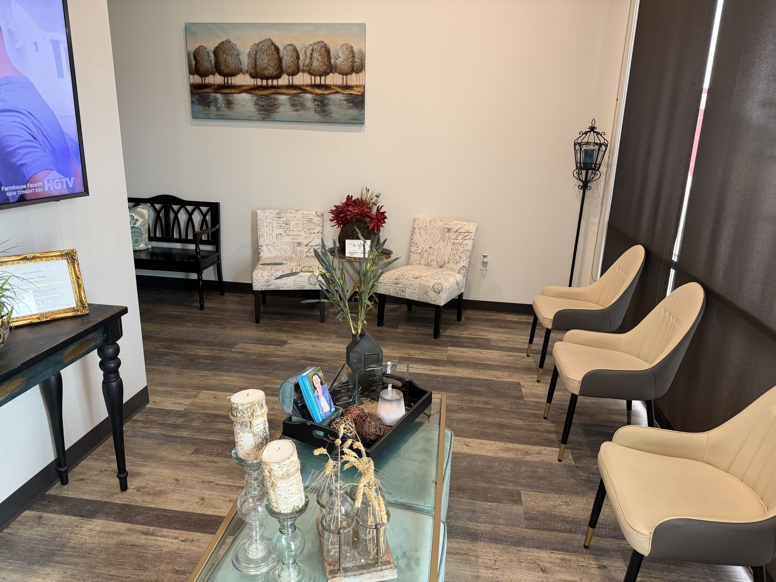 Best Dental Reception - Another view of our inviting reception area